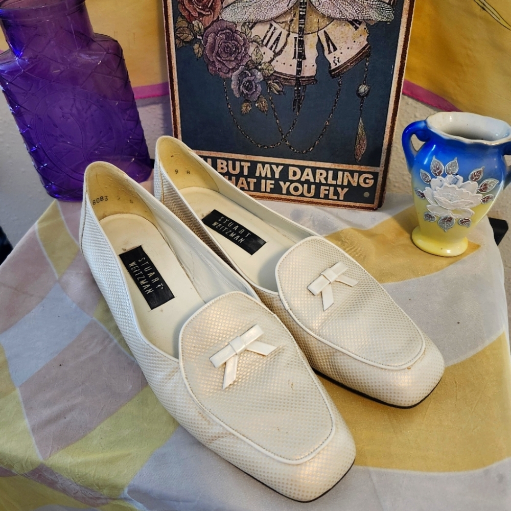 Stuart Weitzman White Flats Loafers With Bow Detail